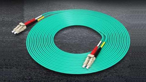 因为光纤跳线品质 选用欧孚OM3万兆光纤跳线